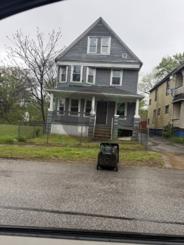Photo - 10303 Sophia Ave
