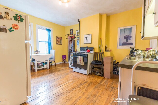 Photo - 16 Rossmore Rd Unit 1