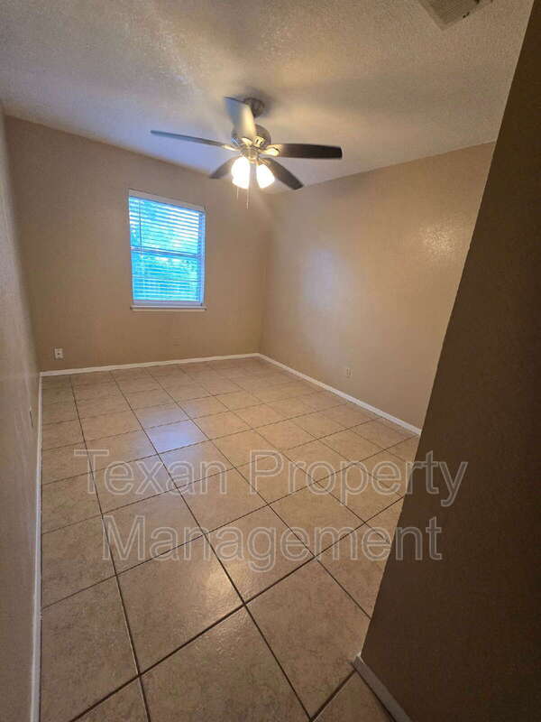 Photo - 1012 Lynn St Unit B