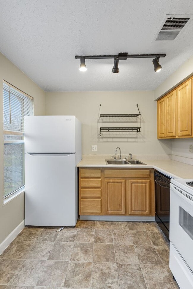 Photo - 3520 E Fall Creek Pkwy N Dr Unit E