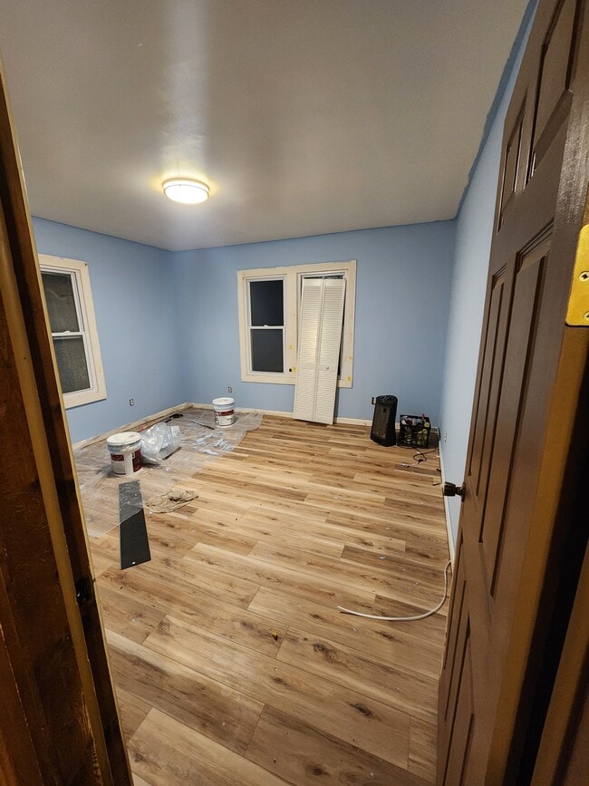 Photo - 717 Fourth St NE