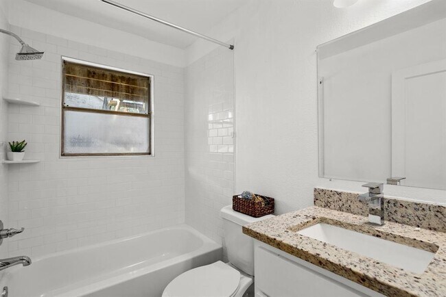 Photo - 301 E 33rd St Unit 8