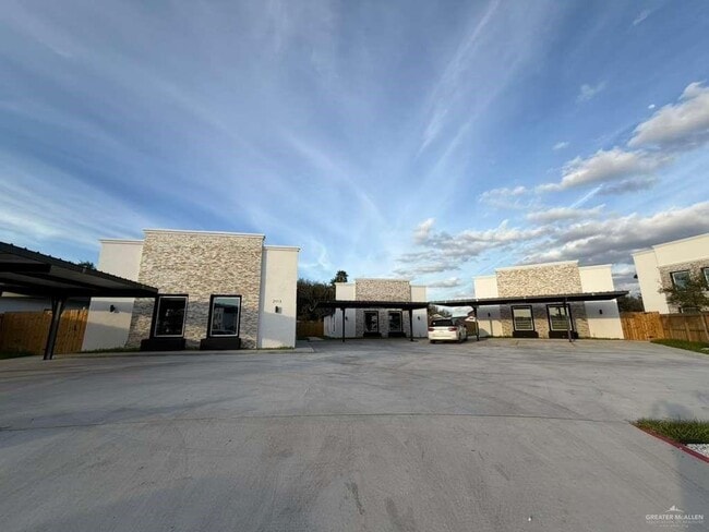 Building Photo - 13 Dragonfly St Unit 3