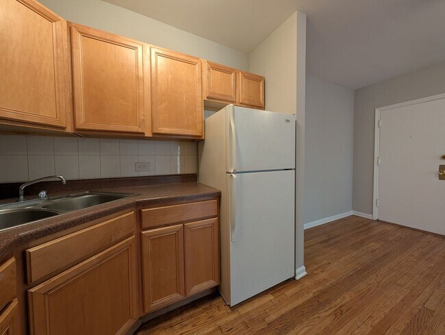 Photo - 910 W Dakin St Unit 916-318