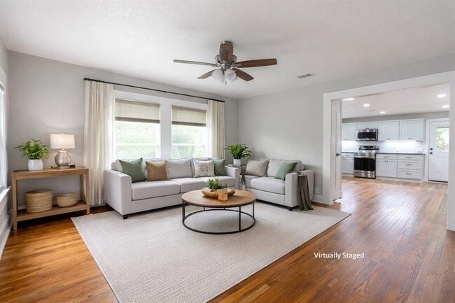 Photo - 329 Flores St