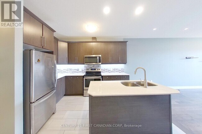 Photo - 1375 Whetherfield St