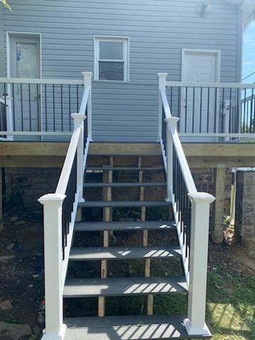 Private entrance - 1718 2nd Ave Unit Rear