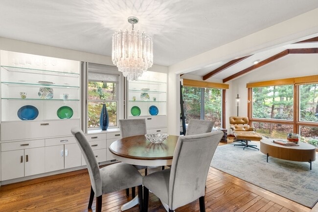 Photo - 10 Pinewood Cir