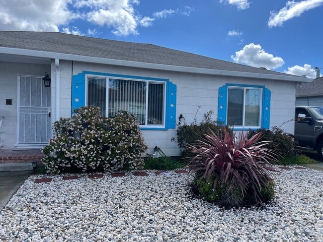 Photo - CUTE! Two Bedroom House Available in San Leandro!
