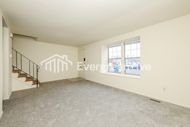 Photo - 7560 Mt Hood