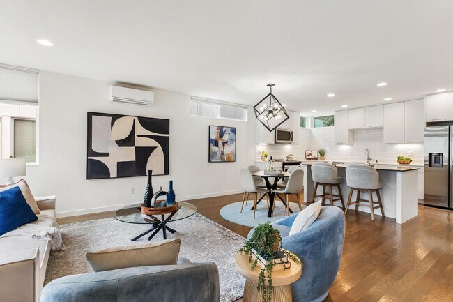 Building Photo - Stand-Alone Modern Home with Elliott Bay Views