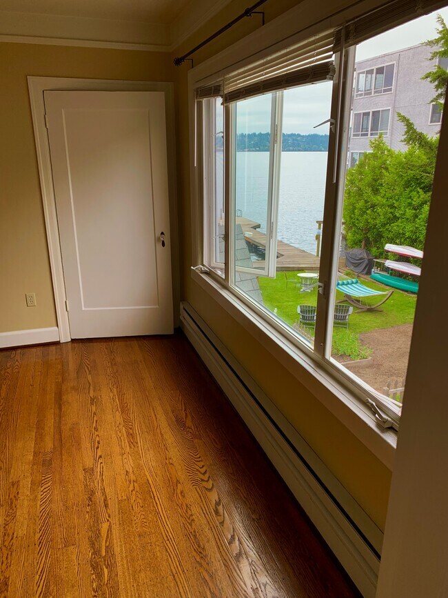 vistas al lago y al patio - 526 Lakeside Ave S Unidad 3