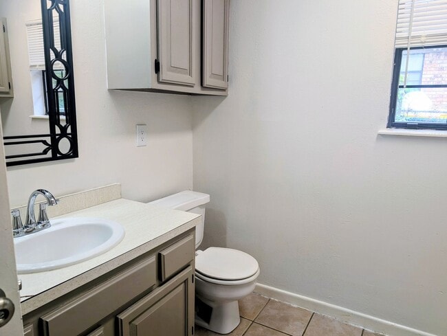 Photo - 6221-6223 Sandlin - B&B Unit 6223