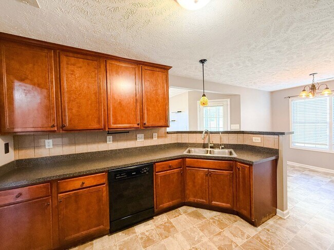 Photo - 1904 Yellowbrick Rd