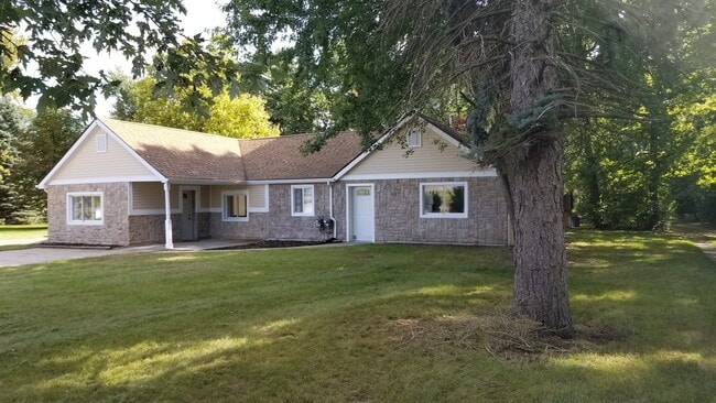 Building Photo - 49931 S Interstate 94 Service Dr Unit 1E