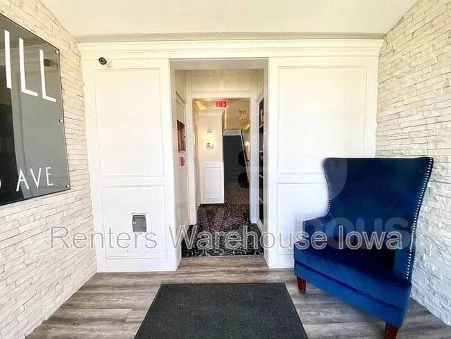 Building Photo - 2500 Grand Ave