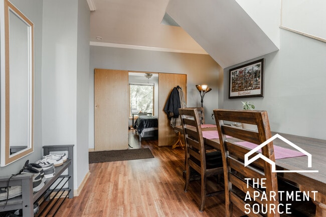 Photo - 3036 N Seminary Ave Unidad 3