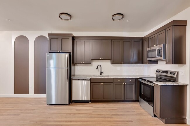Building Photo - 36 Pawling Ave Unit 104