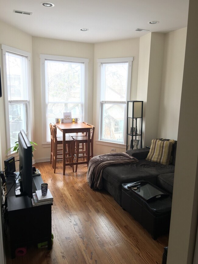 Photo - 1645 W Huron St Unit 3F