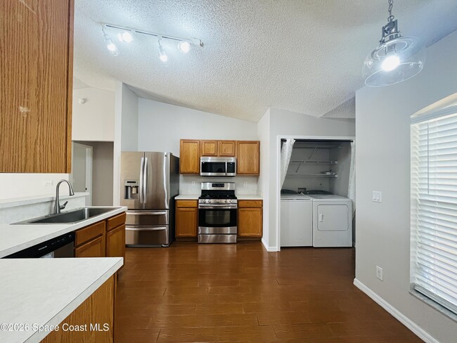 Photo - 829 Honeysuckle Dr