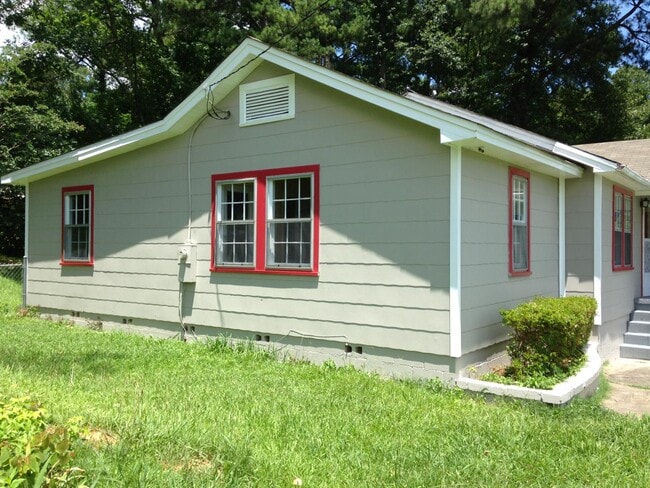 Photo - 156 Howle Ave