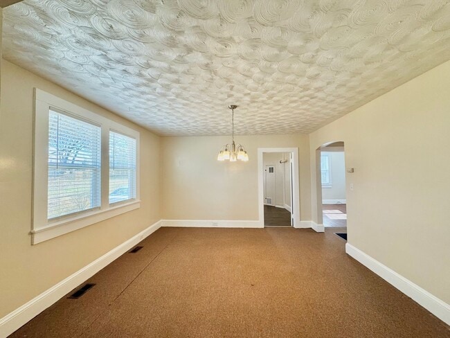 Photo - Adorable South Hill Charmer Waiting for YOU!