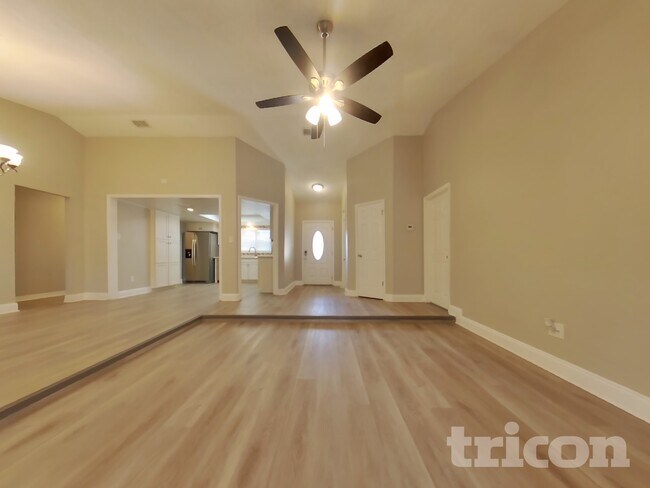 Photo - 2942 Mallorn Way