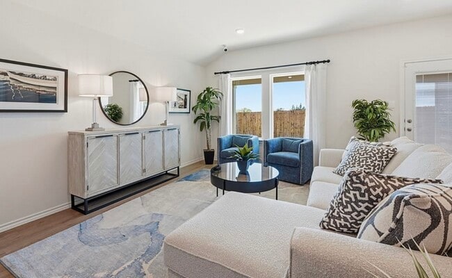 Photo - 4944 Ripley Ave