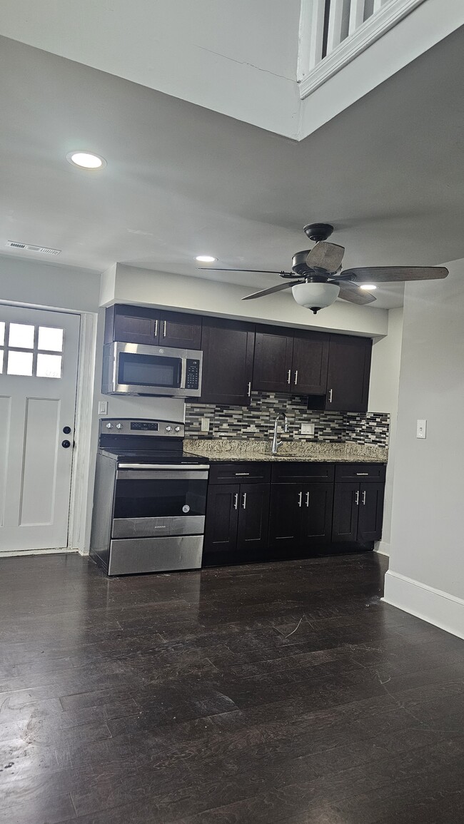 Photo - 801 Swede St Unit 3