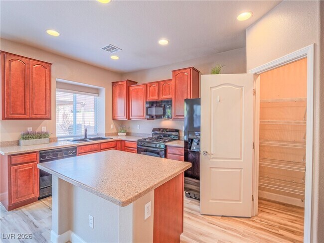 Photo - 7017 Whipple Manor St