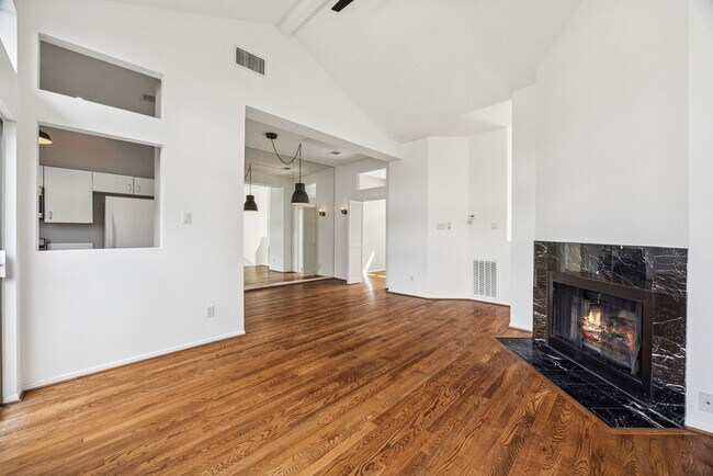 Photo - 735 Arlington St