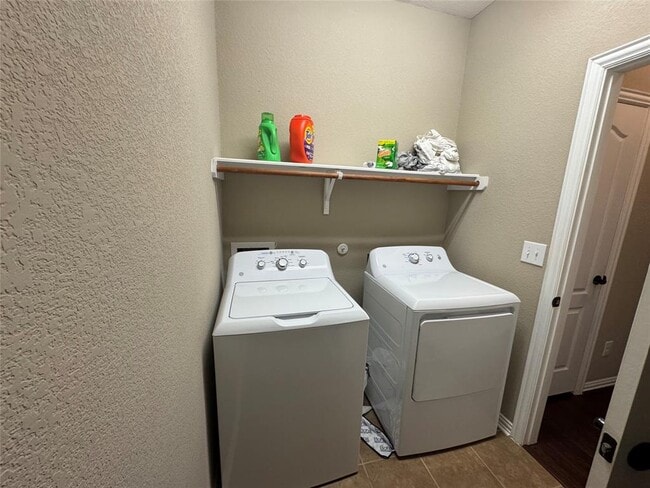 Photo - 273 Everglade Dr