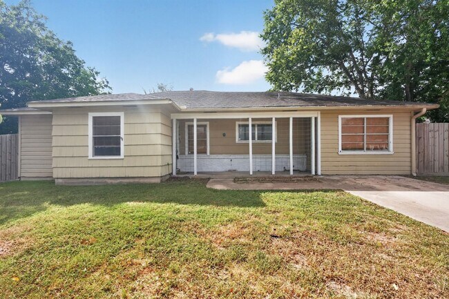 Photo - 725 Mary Lake Dr