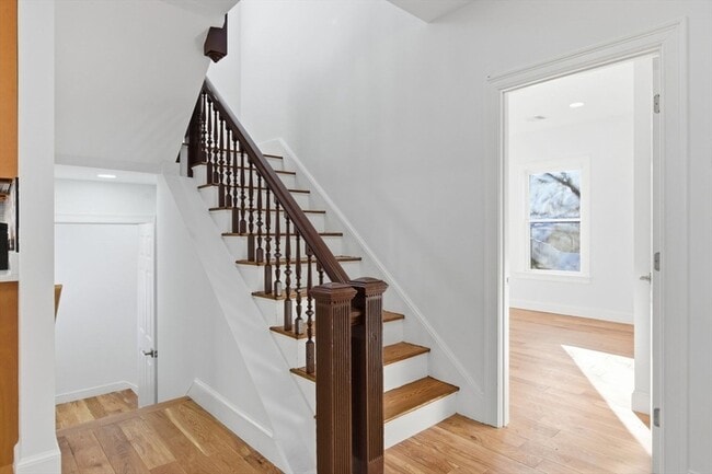 Photo - 438 Talbot Ave Unit 2