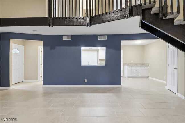 Photo - 4039 Village Square