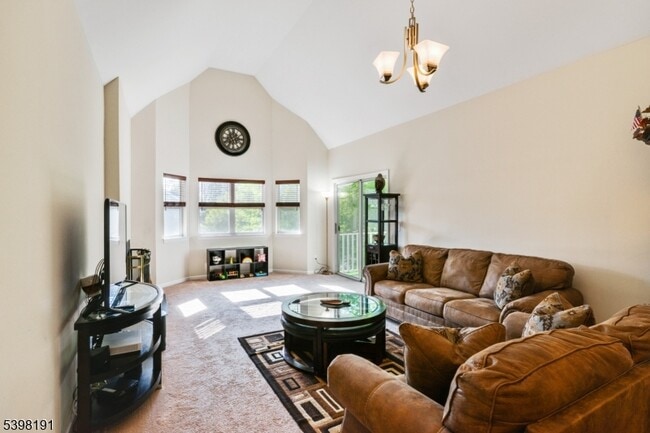 Photo - 28 Kensington Dr