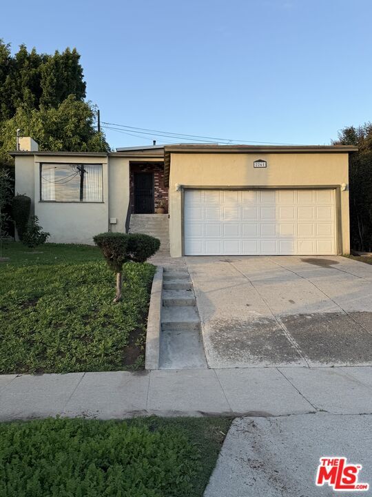 Photo - 2261 W 26th Pl