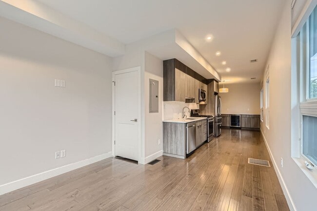 Photo - GORGEOUS TOWNHOUSE IN RiNo