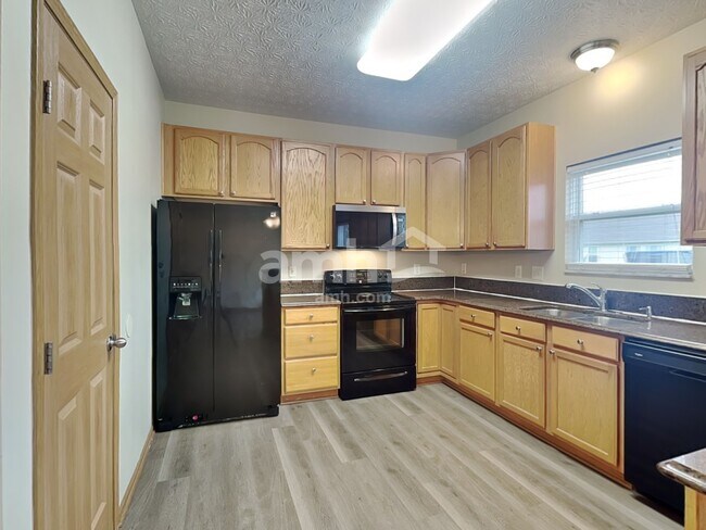 Photo - 105 Stockard Loop