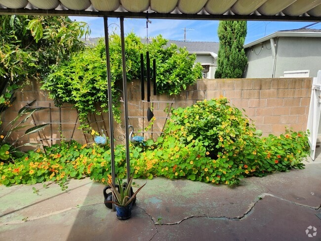 Building Photo - 12019 Ocean Park Blvd Unit 12019 Rental