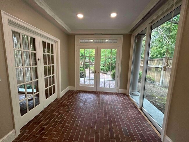 Photo - 81 Front St Unit 6