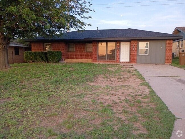 Building Photo - 1008 Baylor Blvd Rental