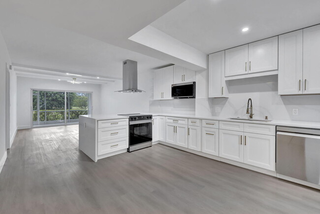 Photo - 3100 N Palm Aire Dr Condo Unit 106