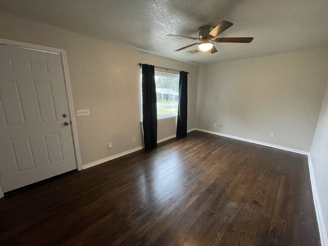 Photo - 2 Bed, 1 Bath Home
