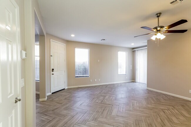 Photo - 41368 N Yorktown Trail