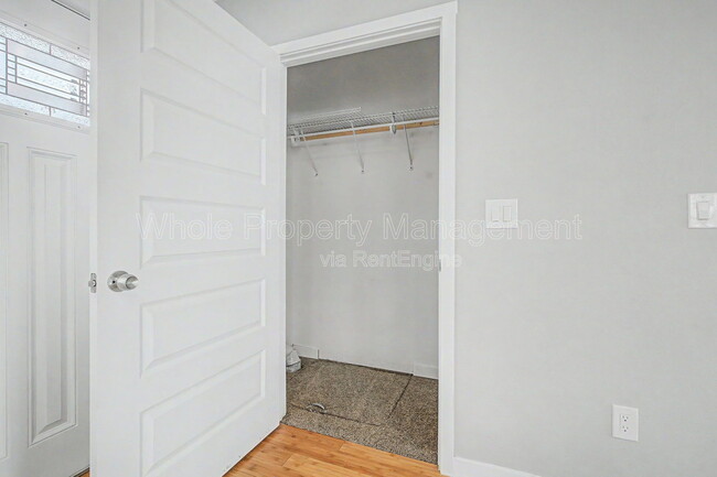 Photo - 5803 Poplar St
