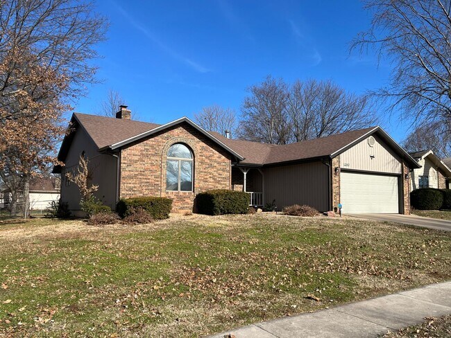 Photo - Head-turning Style, Extraordinary Location.