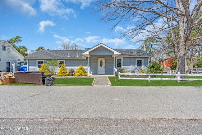 Photo - 351 Hulse Ave