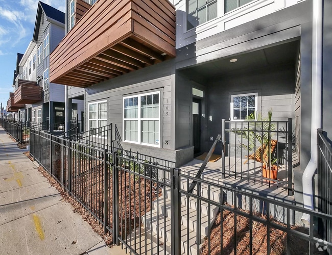 Building Photo - 169 E 20th St Rental