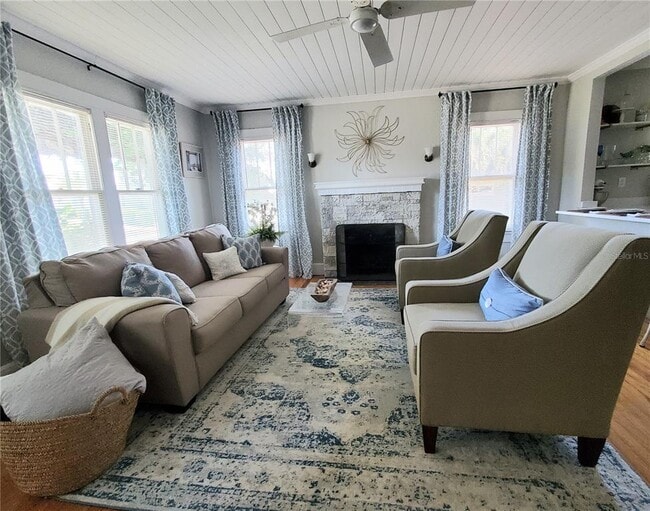 Photo - 410 N Oleander Ave